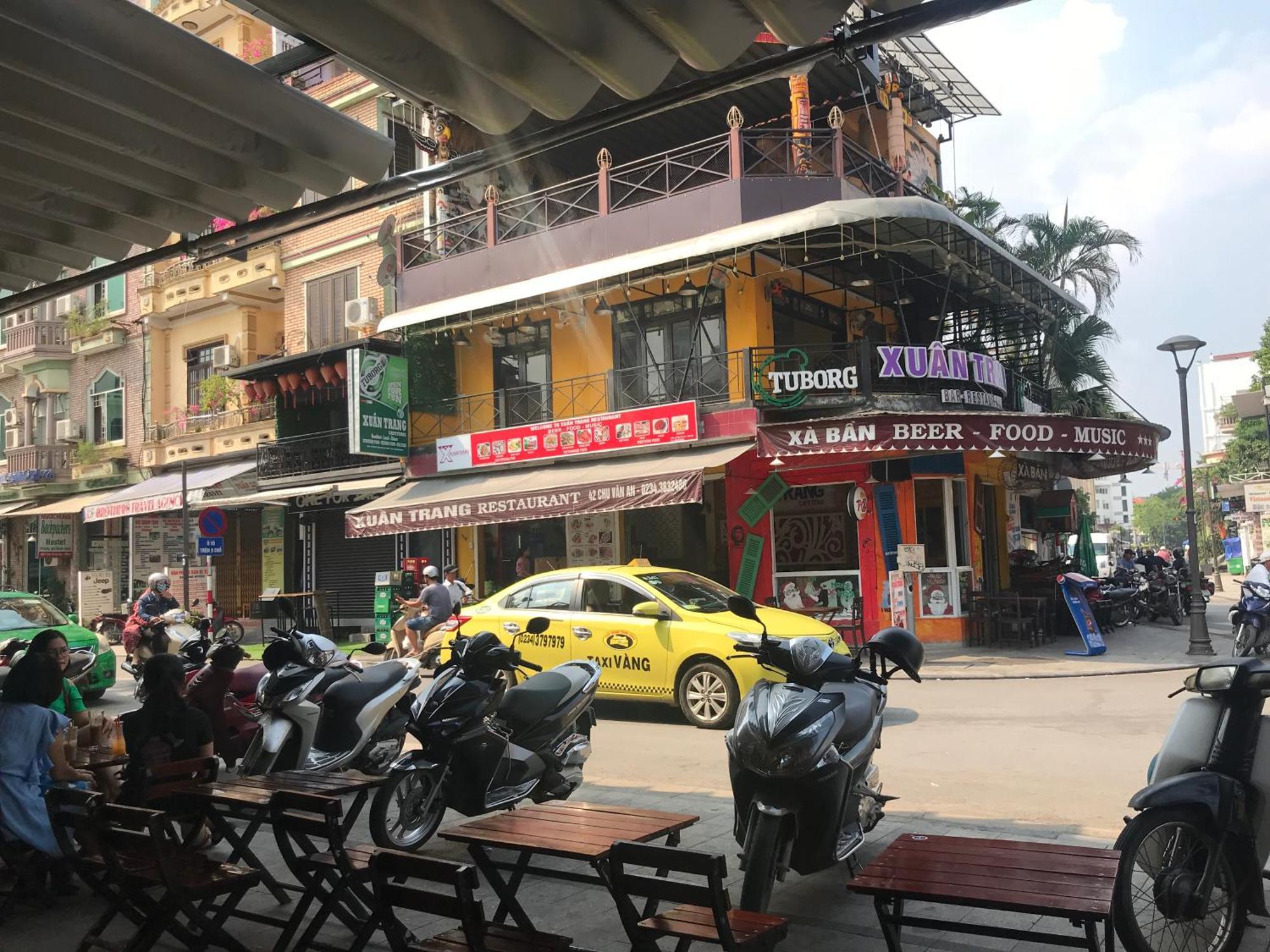 Bon Ami Hostel Hue Exterior photo